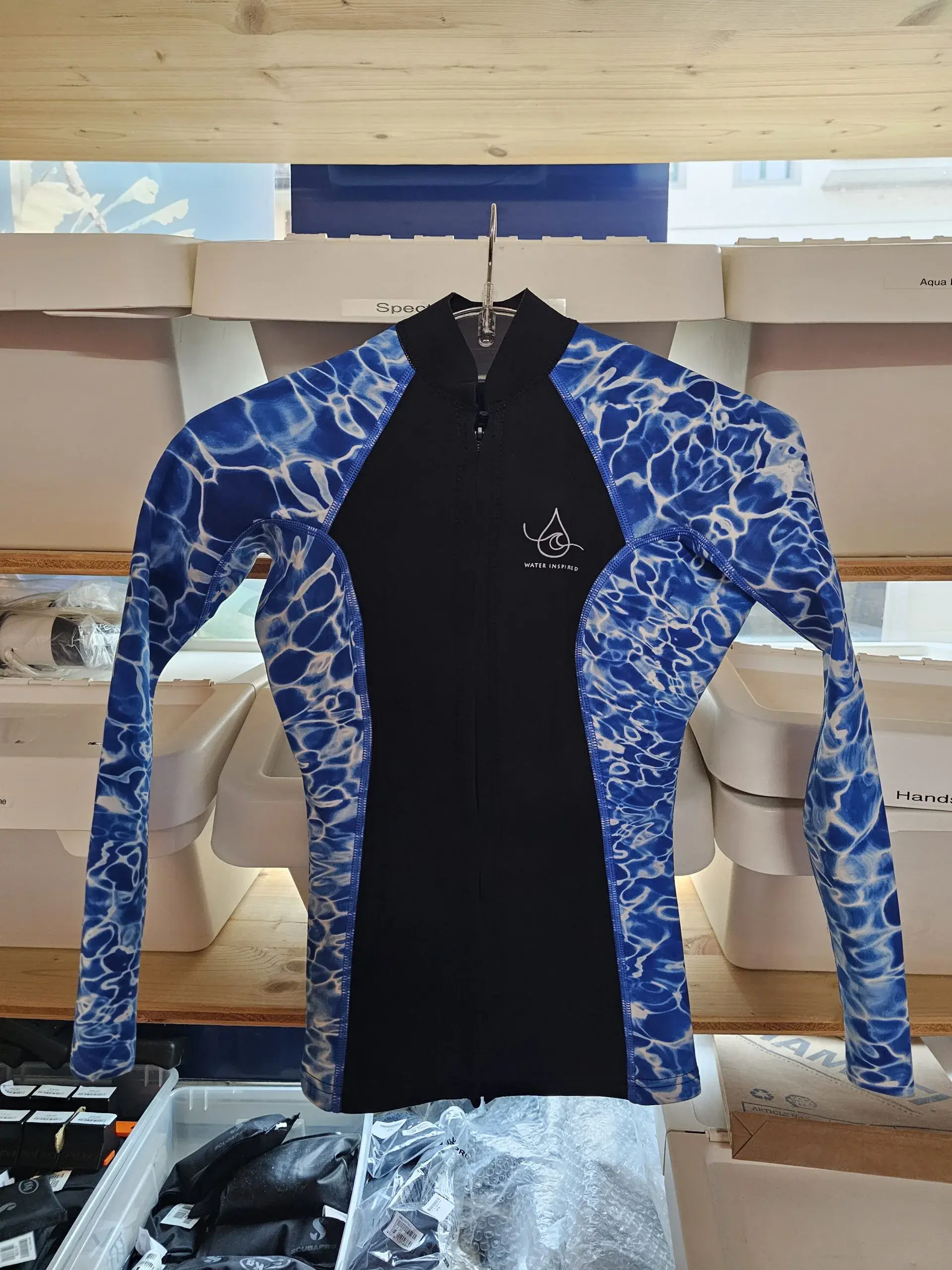 Occasion: XCEL - Womens "Ocean Ramsey" Axis Top L/S Front Zip 2 mm - Damen Long Sleeve, Gr. XS